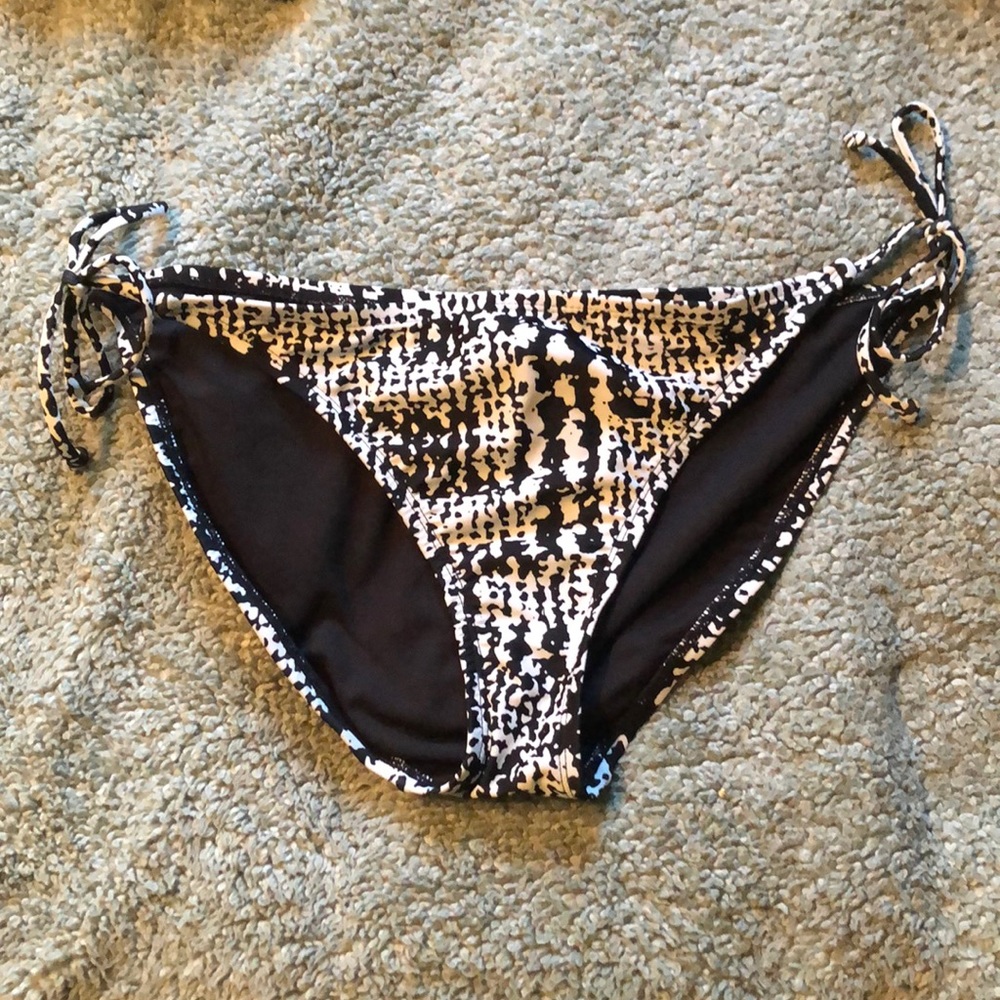 Bikini bottoms